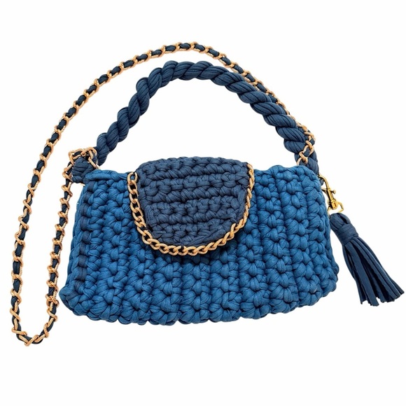 None Handbags - Crochetted handmade crossbody/shoulder bag in teal green, gold tone metal chain